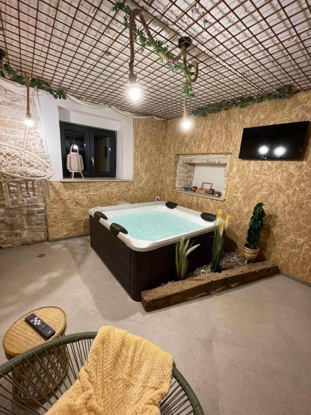 הוילה Žminj House With Pool Poli Stare Nuoni מראה חיצוני תמונה
