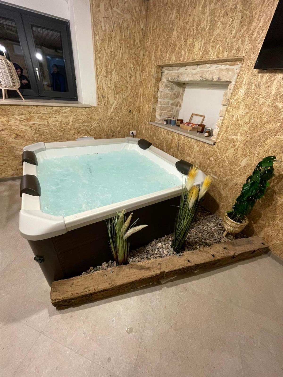 הוילה Žminj House With Pool Poli Stare Nuoni מראה חיצוני תמונה
